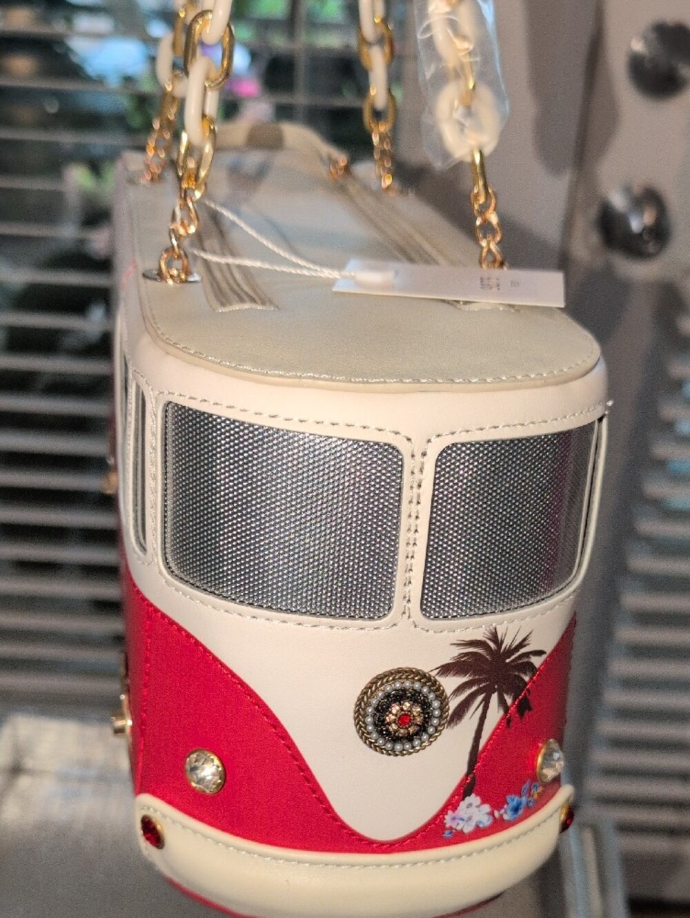 Beauty Floral Red And White  Camper Shoulder Bag With Spinning Wheels - NWT - Picture 7 of 16